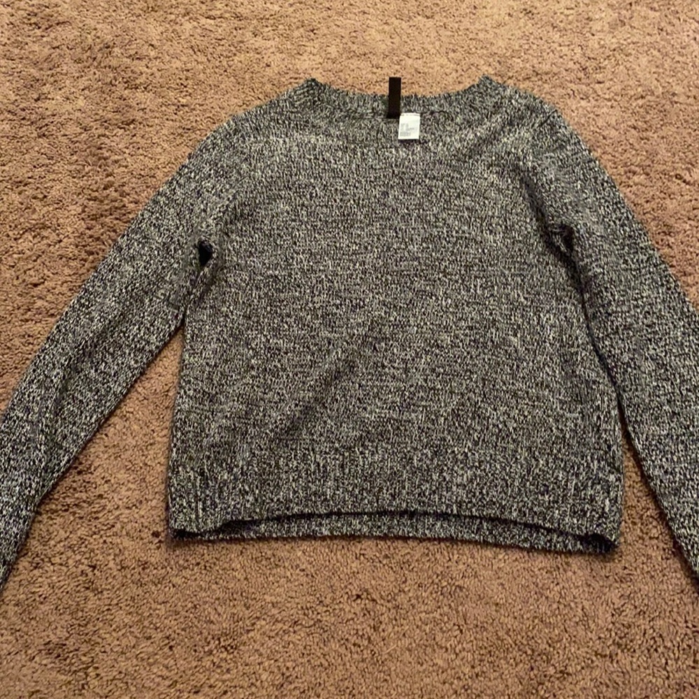 Divided marble knot sweater